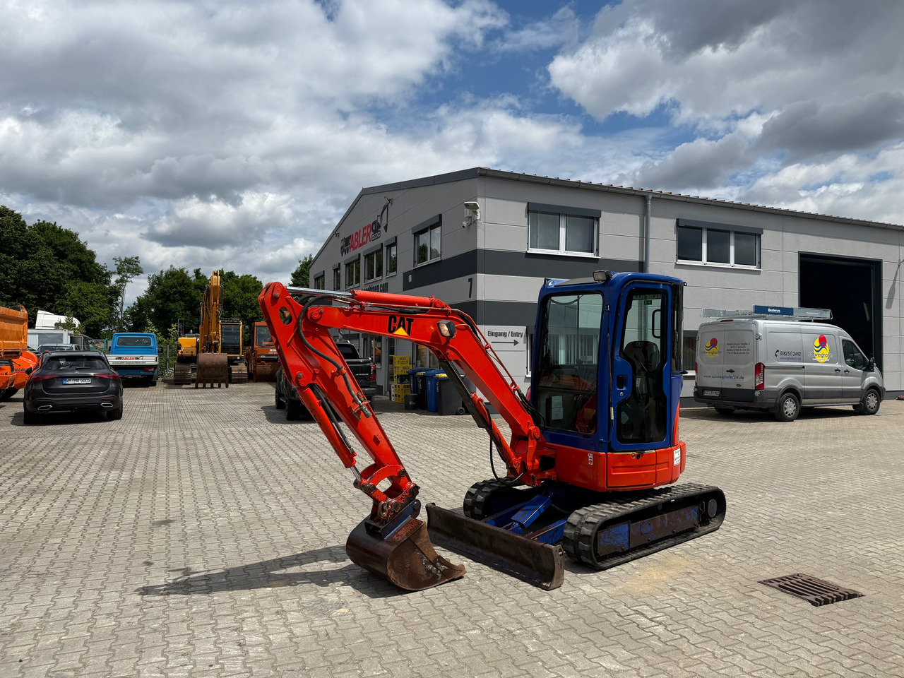 Caterpillar 303C Minibagger - حفارة: صور 1 Caterpillar 303C Minibagger - حفارة: صور 1