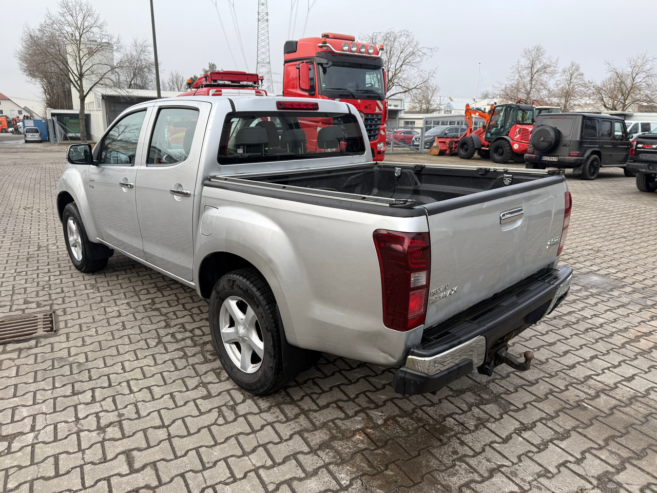 Isuzu DMAX 2,5 Pickup Automatik - شاحنة البيك أب: صور 5 Isuzu DMAX 2,5 Pickup Automatik - شاحنة البيك أب: صور 5