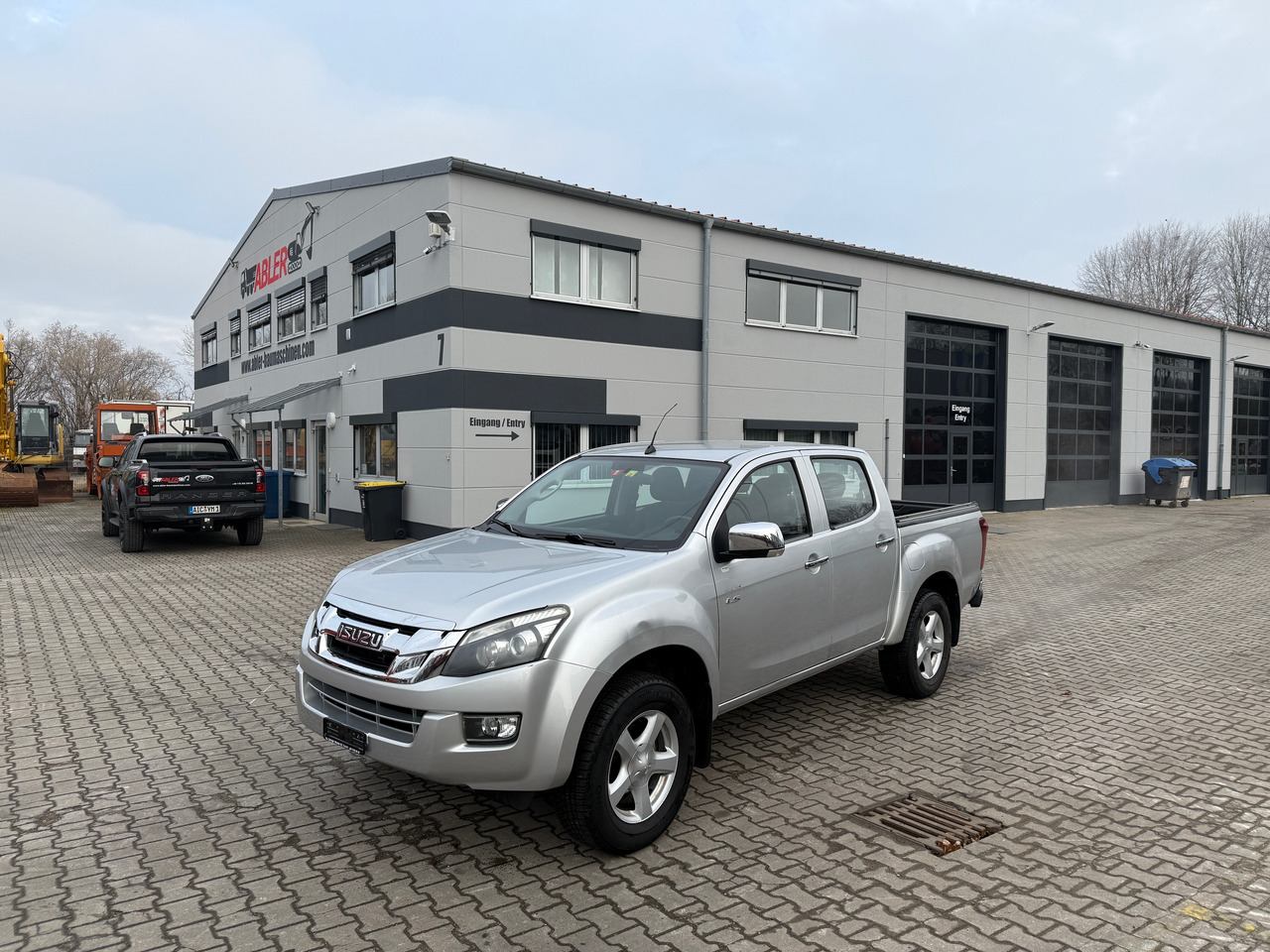Isuzu DMAX 2,5 Pickup Automatik - شاحنة البيك أب: صور 2 Isuzu DMAX 2,5 Pickup Automatik - شاحنة البيك أب: صور 2