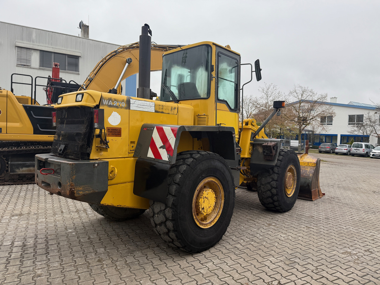 Komatsu Hanomag WA270-3 Radlader Klima - اللودر بعجل: صور 4 Komatsu Hanomag WA270-3 Radlader Klima - اللودر بعجل: صور 4