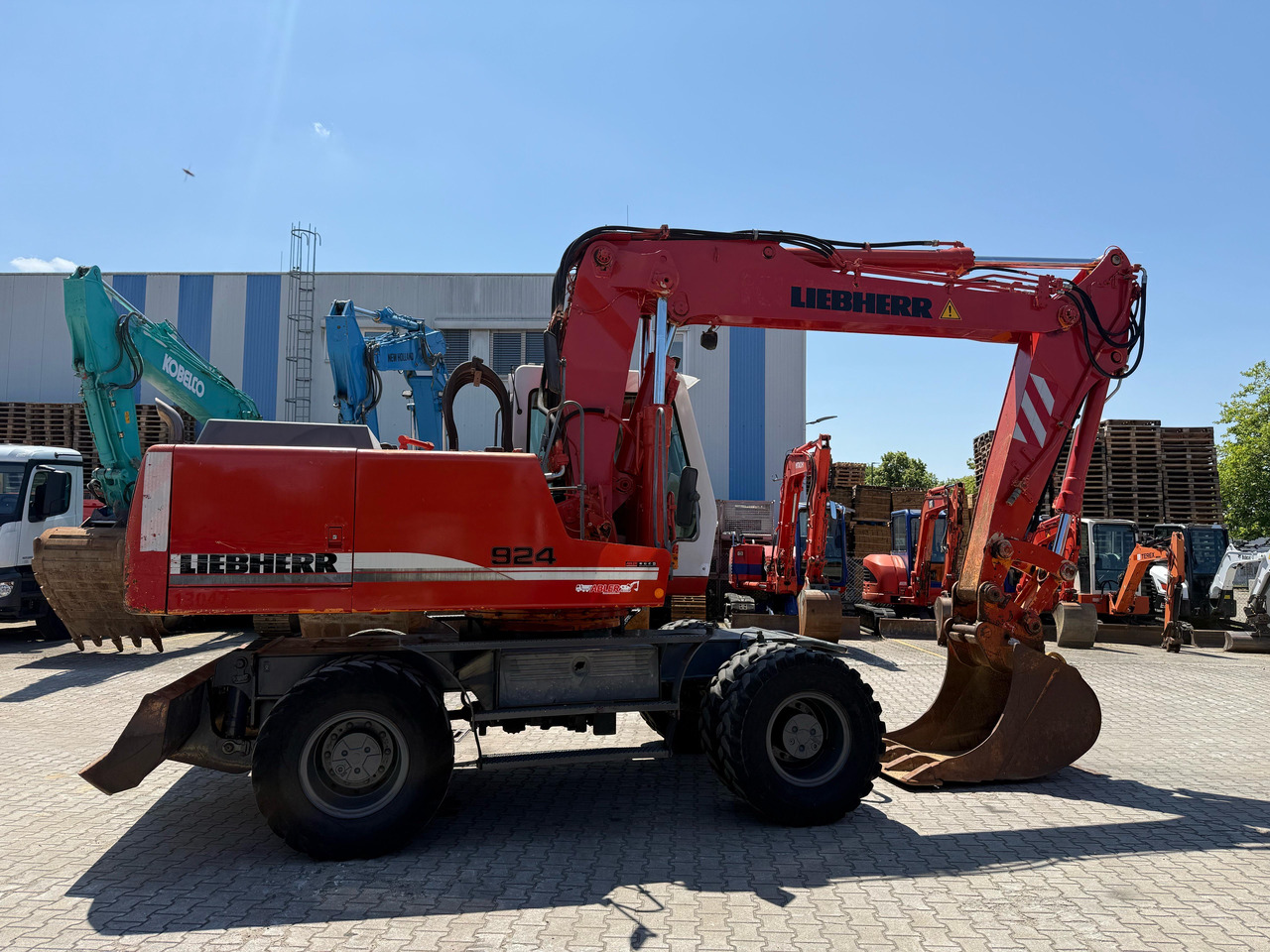 Liebherr A924 Mobilbagger HS20 SW - حفارة: صور 5 Liebherr A924 Mobilbagger HS20 SW - حفارة: صور 5