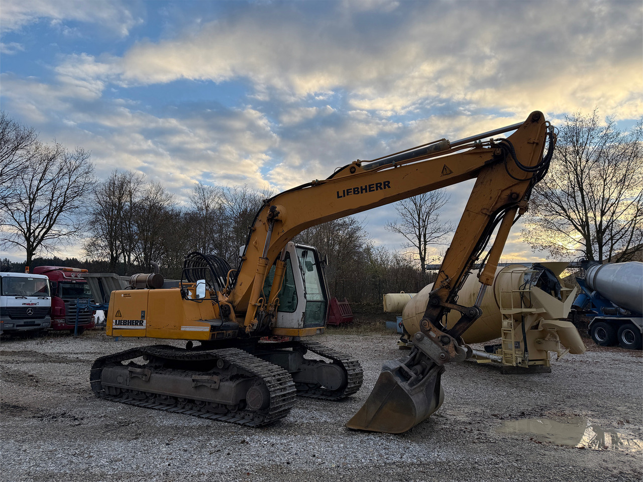 Liebherr R904 Kettenbagger Klima SW - حفارات زحافة: صور 2 Liebherr R904 Kettenbagger Klima SW - حفارات زحافة: صور 2