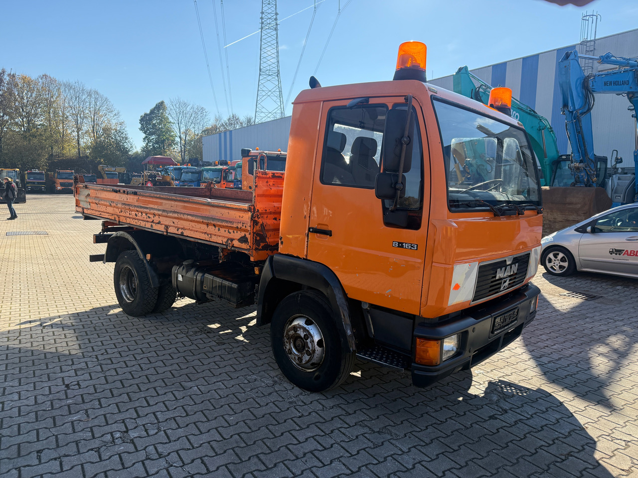 MAN 8.163 L2000 3-Seiten-Kipper AHK - قلابات: صور 3 MAN 8.163 L2000 3-Seiten-Kipper AHK - قلابات: صور 3