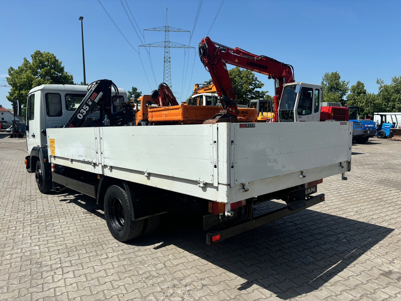 MAN 8.163 L2000 Pritsche+Kran Hiab 035 - شاحنات مسطحة, شاحنة كرين: صور 4 MAN 8.163 L2000 Pritsche+Kran Hiab 035 - شاحنات مسطحة, شاحنة كرين: صور 4