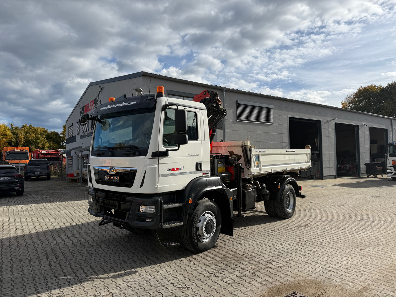 MAN TGM 18.320 Kipper+Kran Palfinger 4x4 Funk Greifer - قلابات, شاحنة كرين: صور 2 MAN TGM 18.320 Kipper+Kran Palfinger 4x4 Funk Greifer - قلابات, شاحنة كرين: صور 2