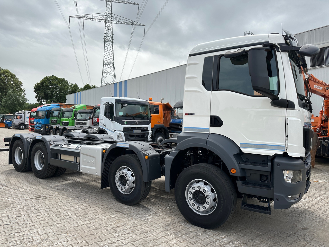 MAN TGS 41.470 8x4 BB CH Pumpenfahrgestell 2x Nebenatrieb - الشاسيه شاحنة: صور 4 MAN TGS 41.470 8x4 BB CH Pumpenfahrgestell 2x Nebenatrieb - الشاسيه شاحنة: صور 4
