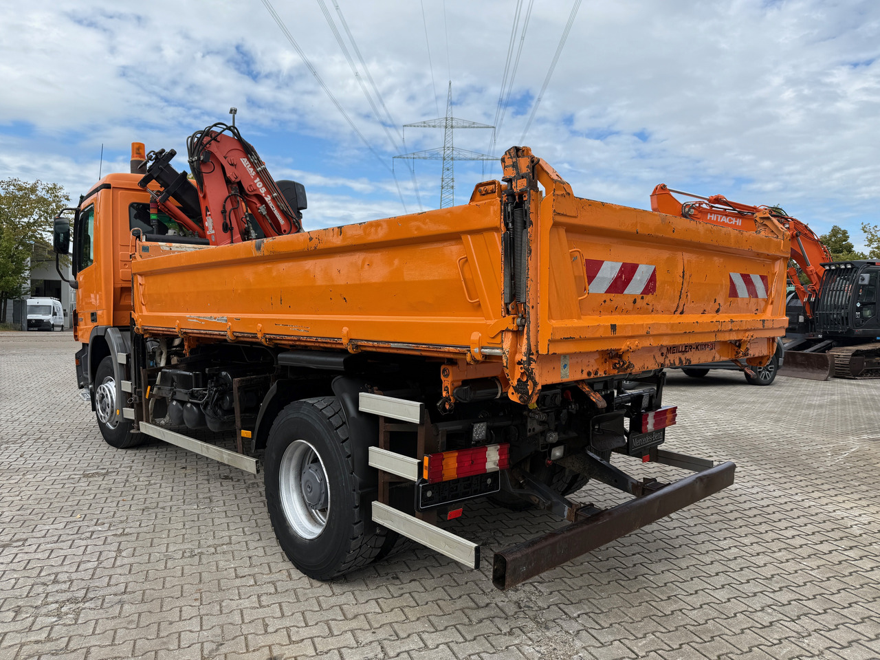 Mercedes-Benz 1832 Actros MP2 3-Seiten-Kipper mit Kran + Funk - قلابات, شاحنة كرين: صور 5 Mercedes-Benz 1832 Actros MP2 3-Seiten-Kipper mit Kran + Funk - قلابات, شاحنة كرين: صور 5