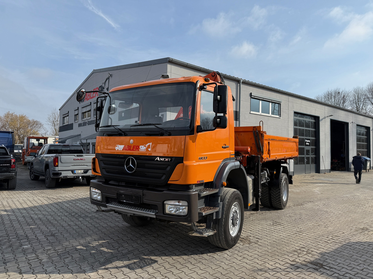 Mercedes-Benz 1833 Axor Kipper Kran Allrad - قلابات, شاحنة كرين: صور 2 Mercedes-Benz 1833 Axor Kipper Kran Allrad - قلابات, شاحنة كرين: صور 2