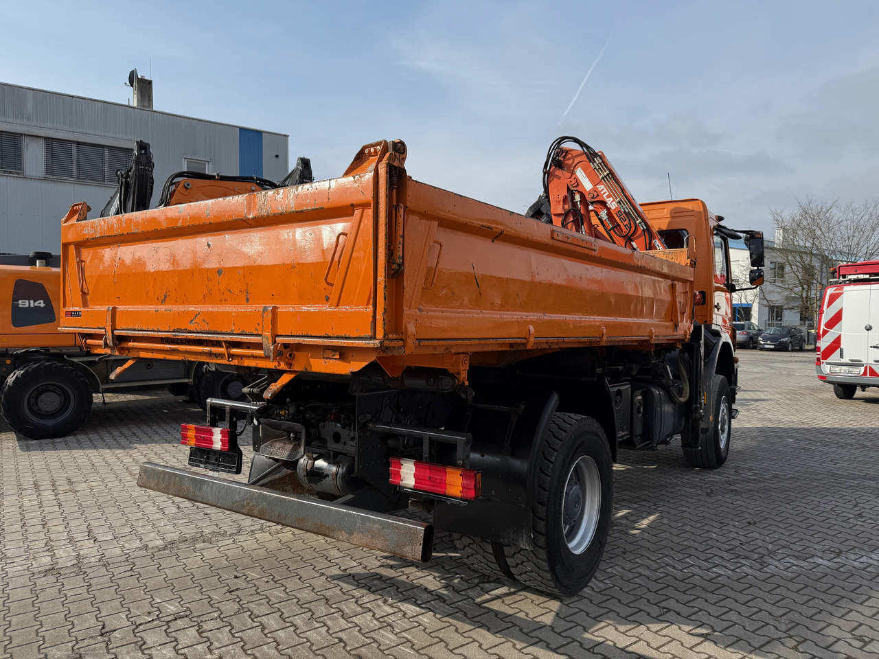 Mercedes-Benz 1833 Axor Kipper Kran Allrad - قلابات, شاحنة كرين: صور 4 Mercedes-Benz 1833 Axor Kipper Kran Allrad - قلابات, شاحنة كرين: صور 4