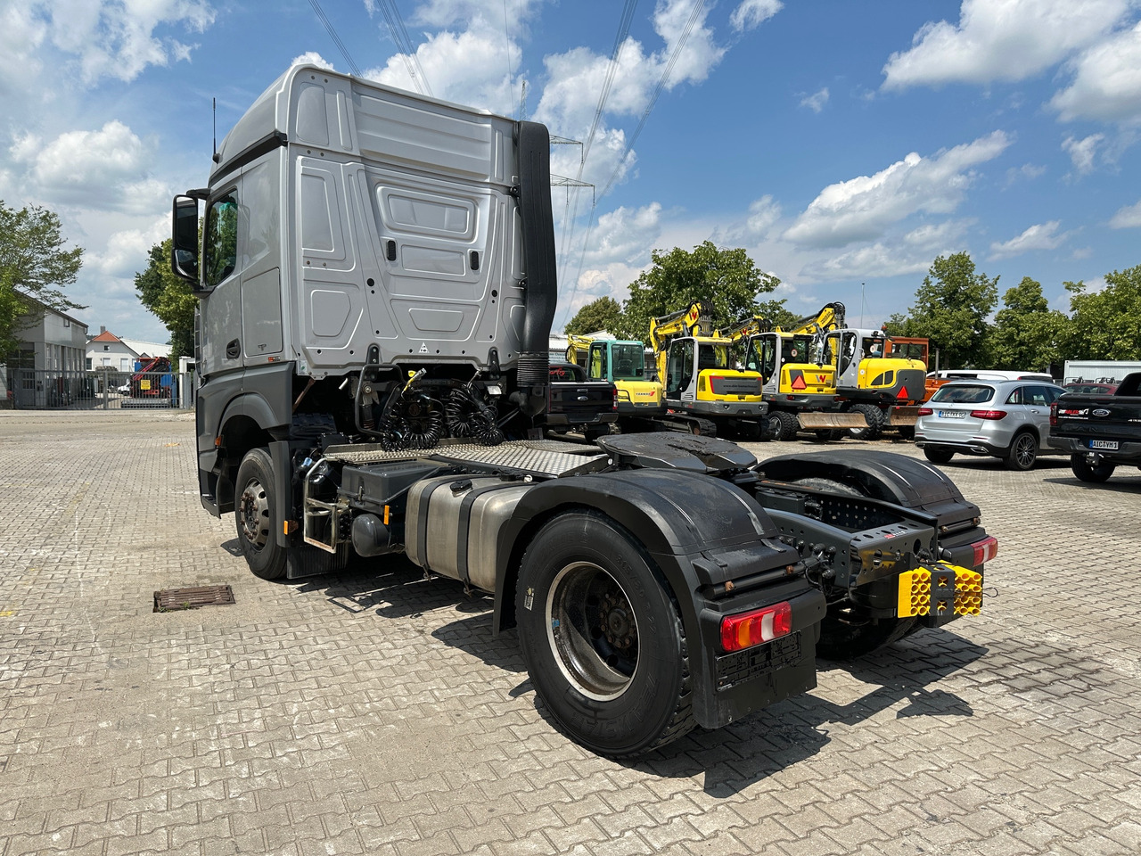 Mercedes-Benz 1845 Arocs SZM Kipphydraulik Mischerantrieb - شاحنة جرار: صور 5 Mercedes-Benz 1845 Arocs SZM Kipphydraulik Mischerantrieb - شاحنة جرار: صور 5