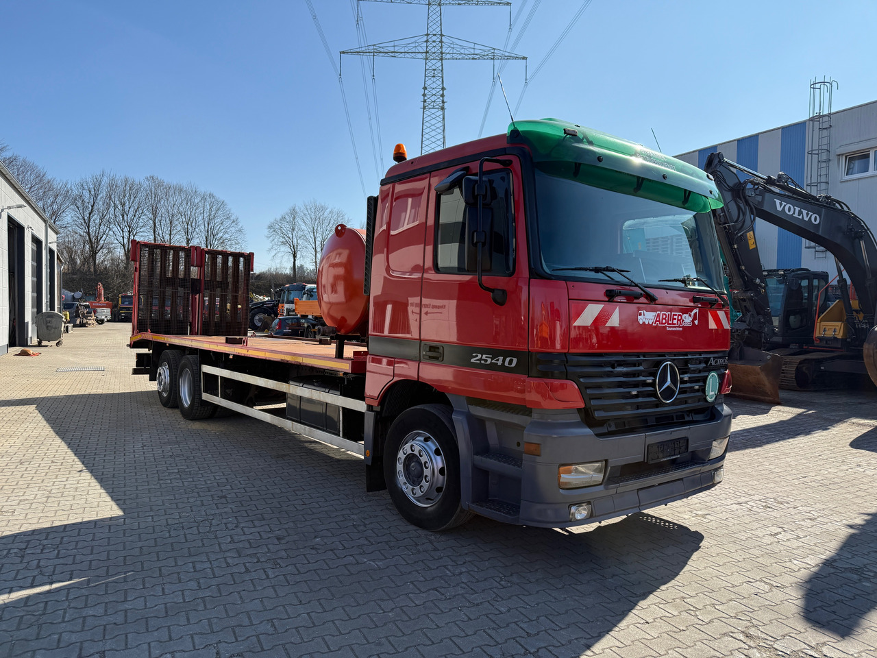Mercedes-Benz 2540 Actros MP1 Baumaschinentrnasporter - شاحنة: صور 3 Mercedes-Benz 2540 Actros MP1 Baumaschinentrnasporter - شاحنة: صور 3