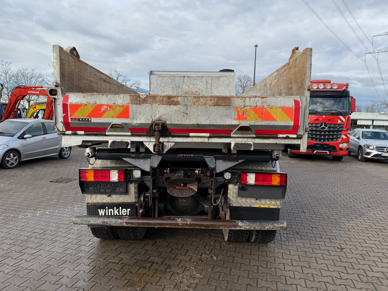 Mercedes-Benz 3346 Actros MP3 2-Seiten Kipper Bordmatic Klima Retarder - قلابات: صور 4 Mercedes-Benz 3346 Actros MP3 2-Seiten Kipper Bordmatic Klima Retarder - قلابات: صور 4