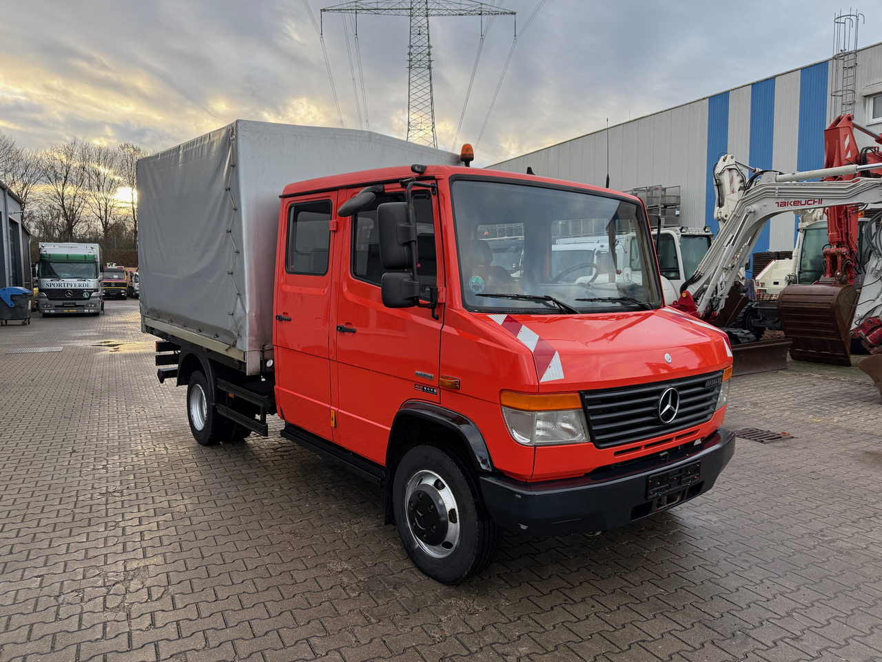 Mercedes-Benz 816 Vario Doka Pritsche Plane 2x AHK - شاحنة ستارة: صور 3 Mercedes-Benz 816 Vario Doka Pritsche Plane 2x AHK - شاحنة ستارة: صور 3