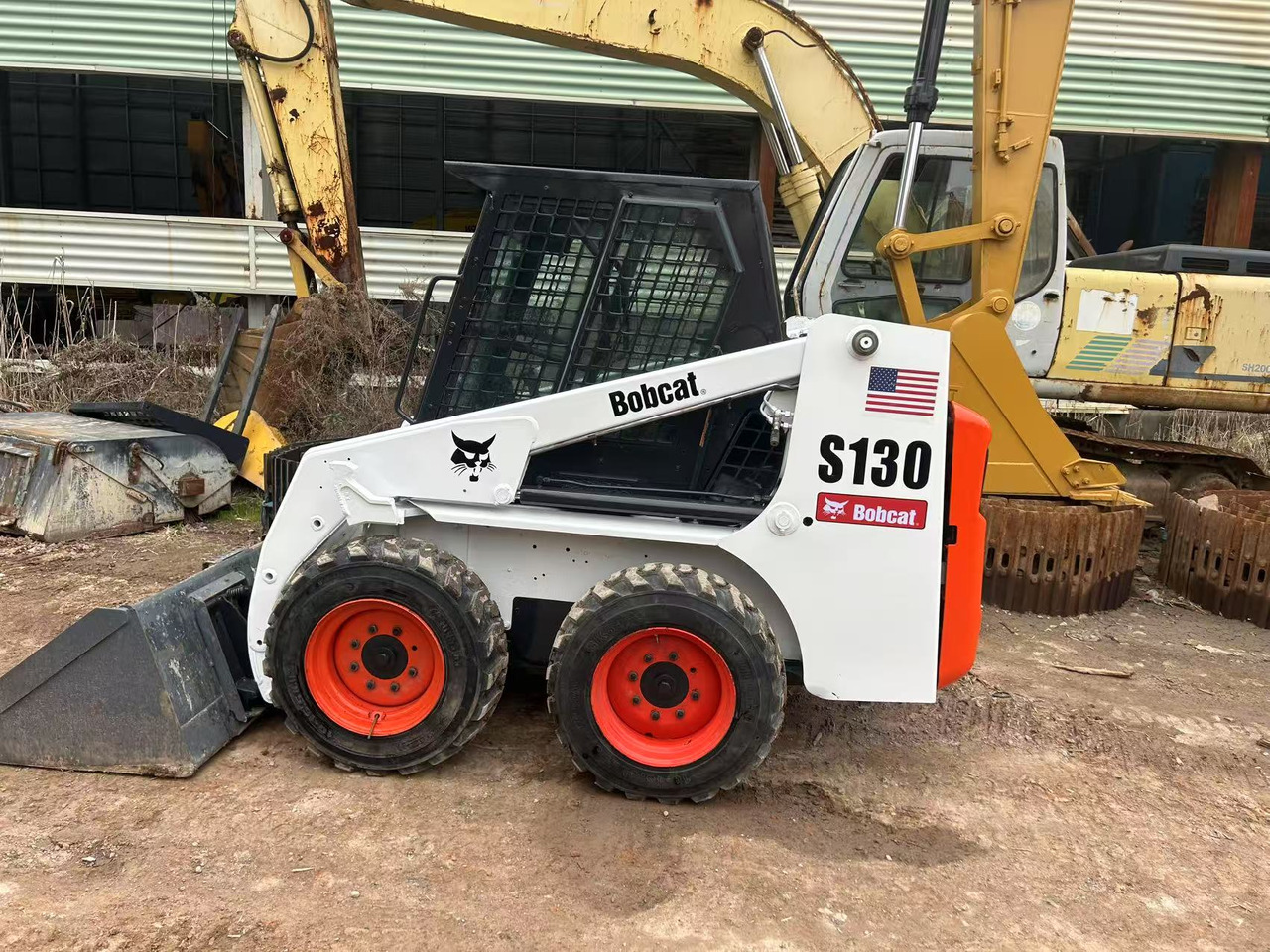 BOBCAT S130 - شيول صغير: صور 1 BOBCAT S130 - شيول صغير: صور 1