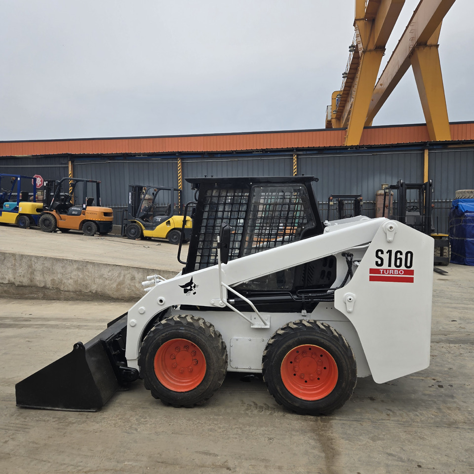BOBCAT S160 - شيول صغير: صور 3 BOBCAT S160 - شيول صغير: صور 3