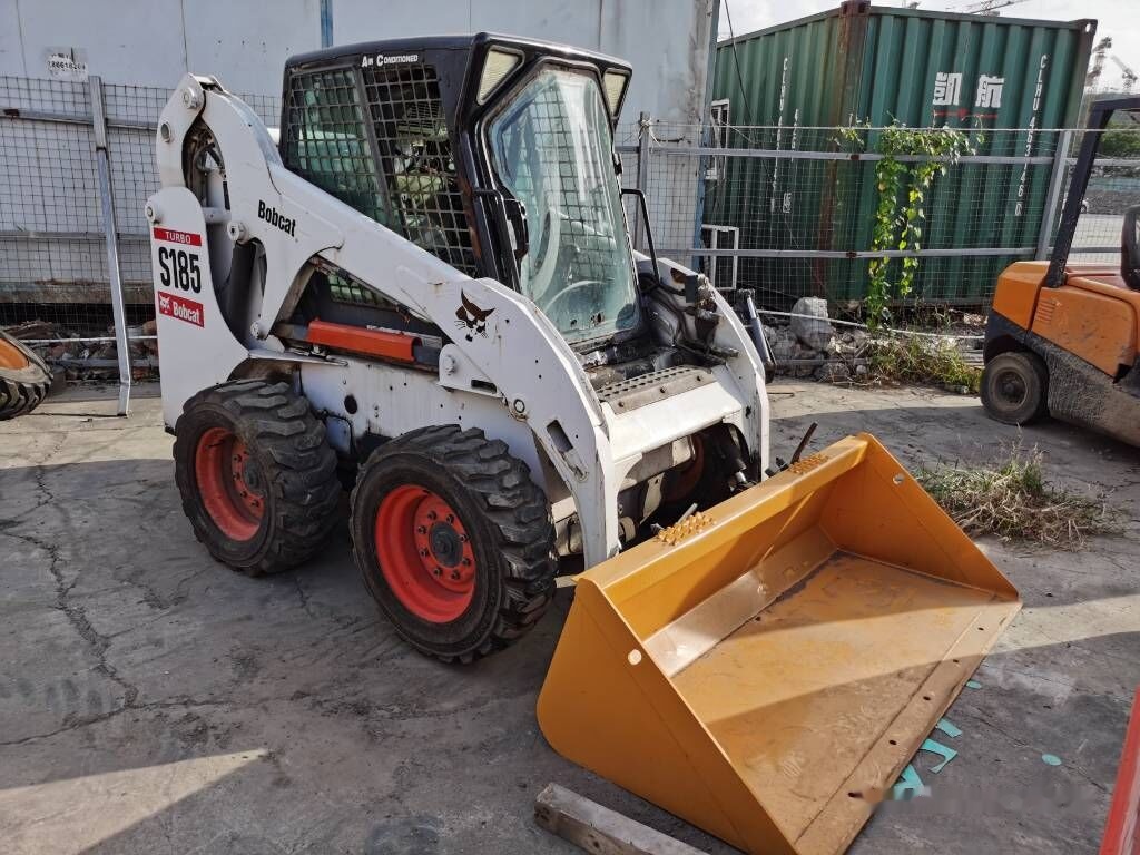 Bobcat S 185 - شيول صغير: صور 5 Bobcat S 185 - شيول صغير: صور 5