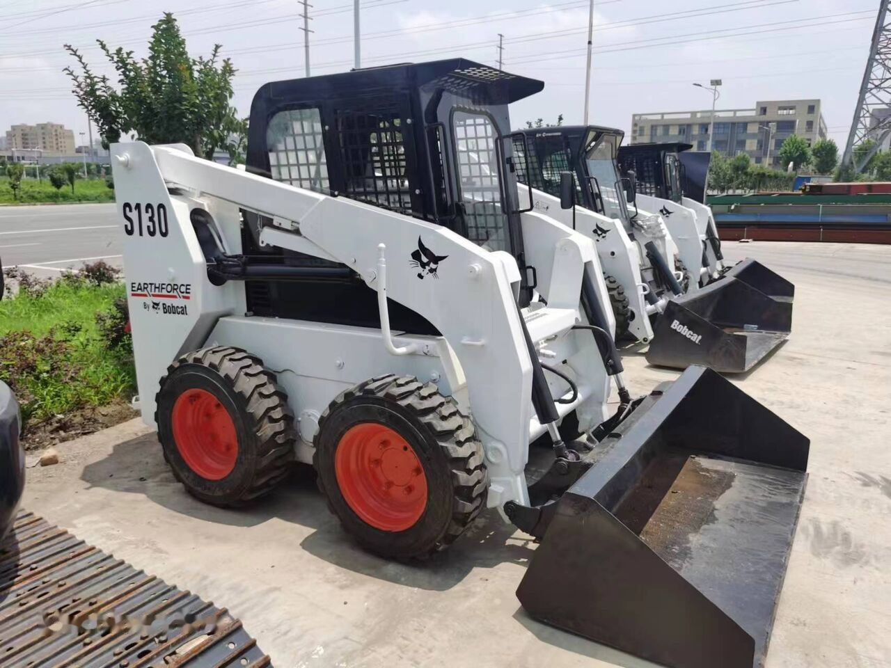 Bobcat S130 - شيول صغير: صور 4 Bobcat S130 - شيول صغير: صور 4