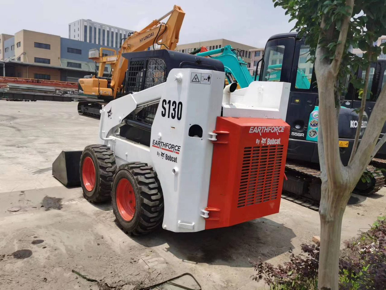 Bobcat S130 - شيول صغير: صور 5 Bobcat S130 - شيول صغير: صور 5