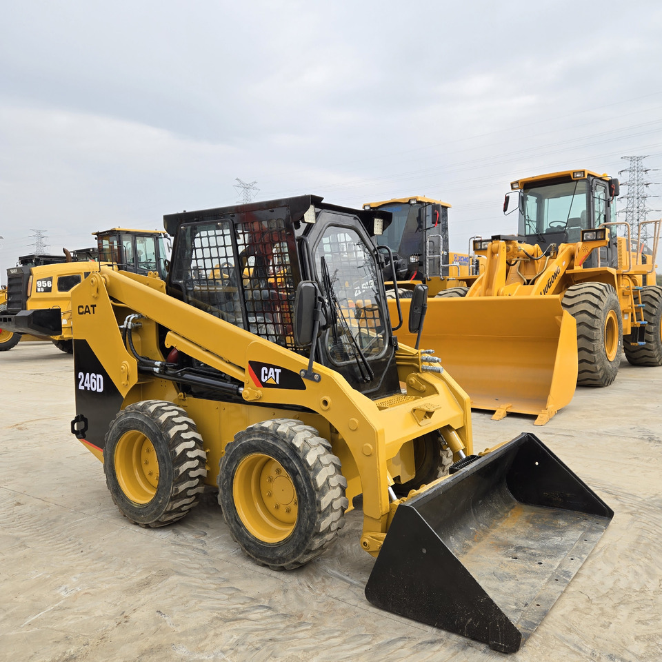 CATERPILLAR 246D - شيول صغير: صور 4 CATERPILLAR 246D - شيول صغير: صور 4