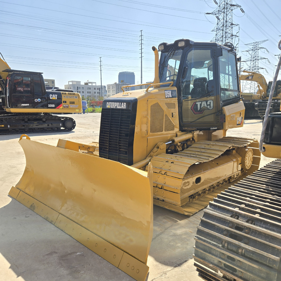 CATERPILLAR D5K - بلدوزر: صور 3 CATERPILLAR D5K - بلدوزر: صور 3