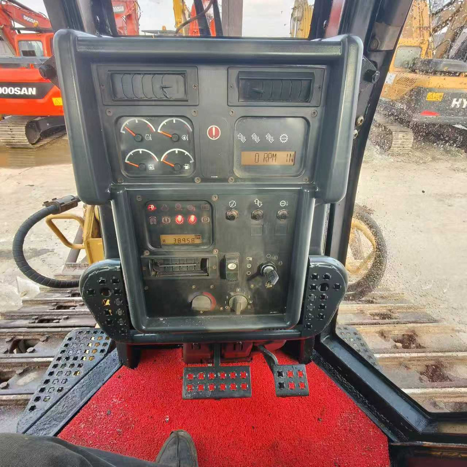 CATERPILLAR D6N - بلدوزر: صور 3 CATERPILLAR D6N - بلدوزر: صور 3