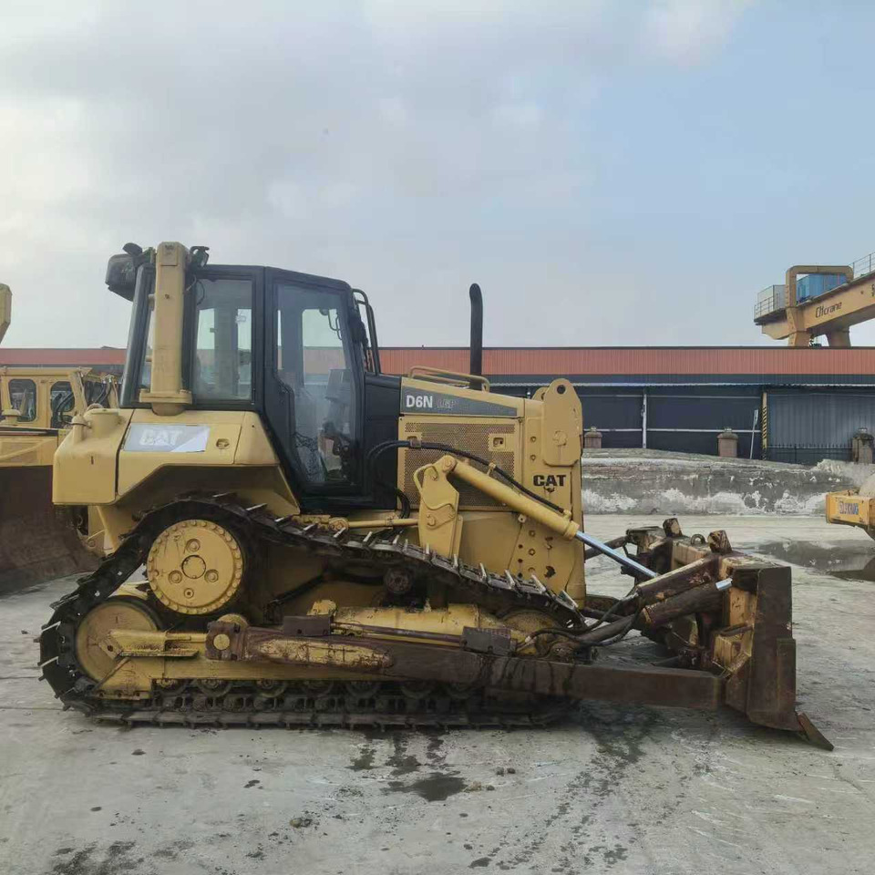 CATERPILLAR D6N - بلدوزر: صور 5 CATERPILLAR D6N - بلدوزر: صور 5