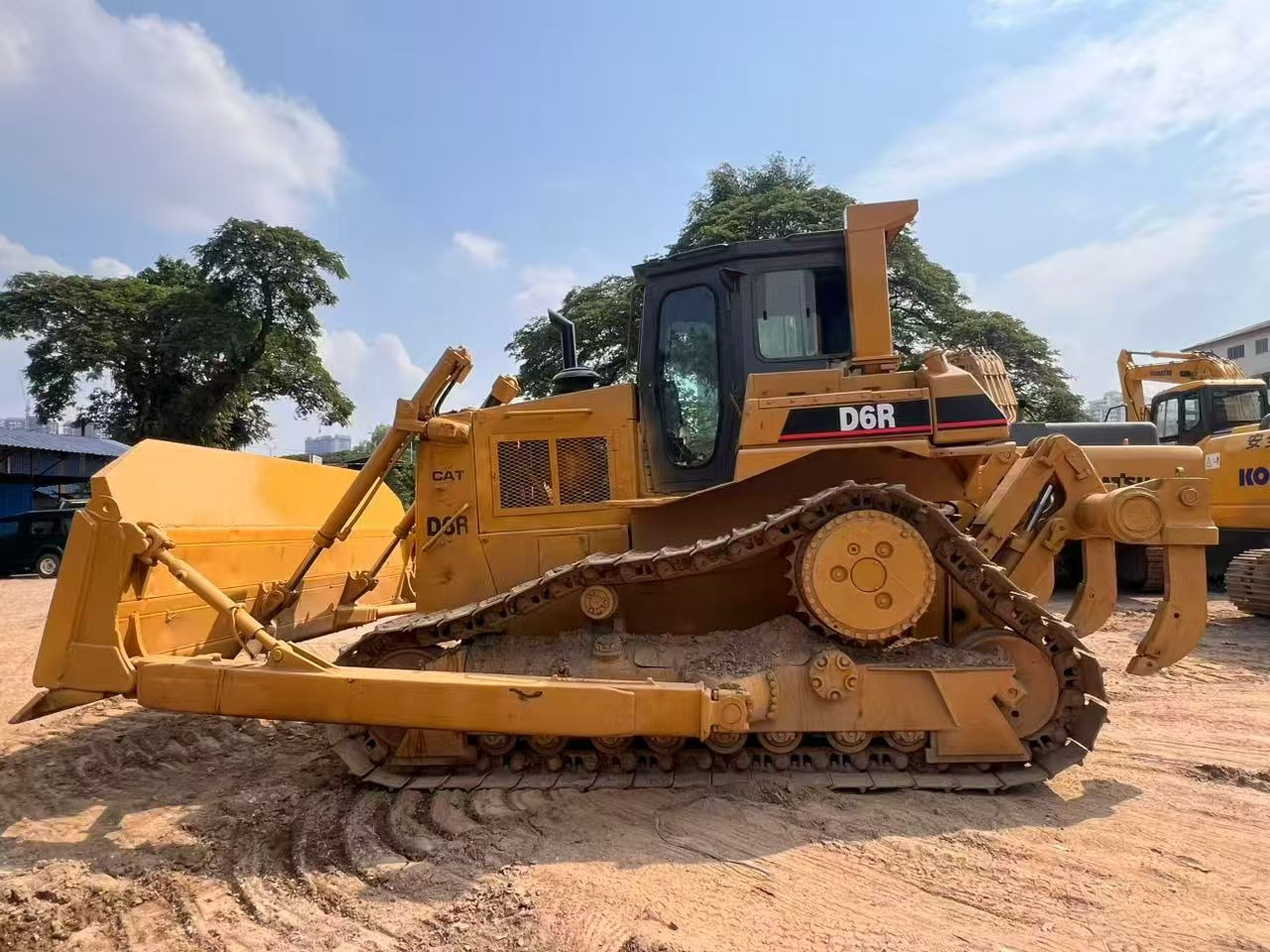 CATERPILLAR D6R - بلدوزر: صور 3 CATERPILLAR D6R - بلدوزر: صور 3