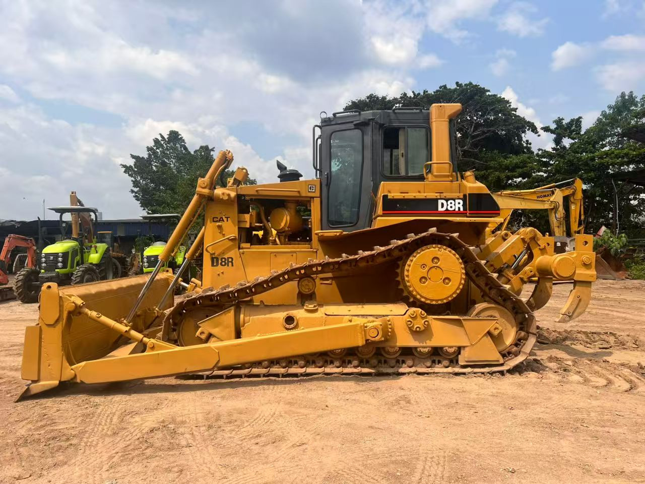 CATERPILLAR D8R - بلدوزر: صور 1 CATERPILLAR D8R - بلدوزر: صور 1