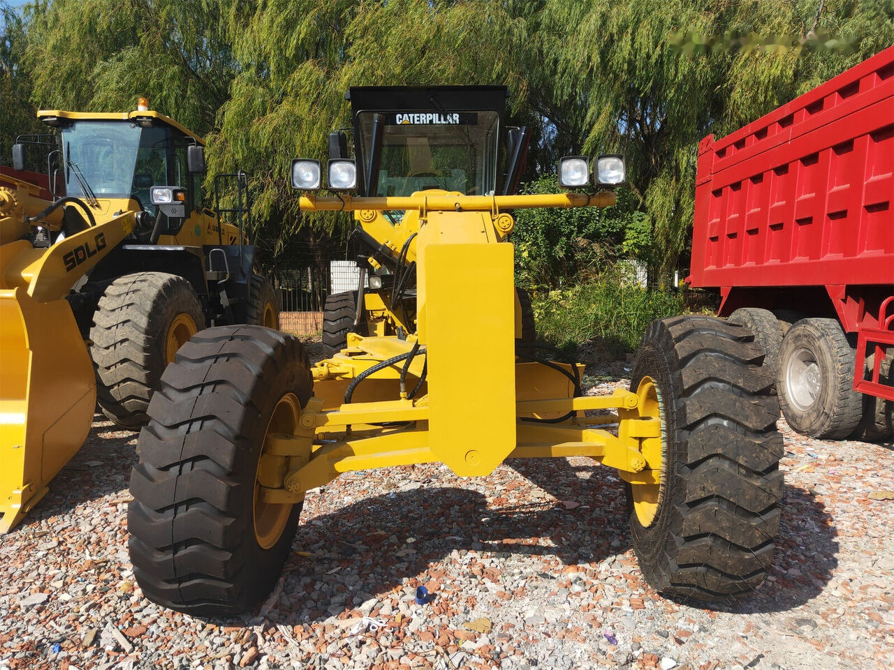 Caterpillar 140K - آلة تسوية الأرض: صور 3 Caterpillar 140K - آلة تسوية الأرض: صور 3