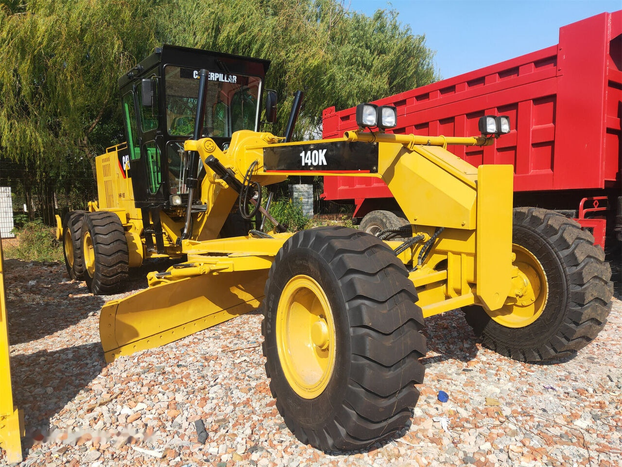 Caterpillar 140K - آلة تسوية الأرض: صور 2 Caterpillar 140K - آلة تسوية الأرض: صور 2