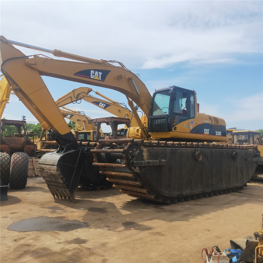 Caterpillar 320C Amphibious Excavator - حفارات زحافة: صور 1 Caterpillar 320C Amphibious Excavator - حفارات زحافة: صور 1
