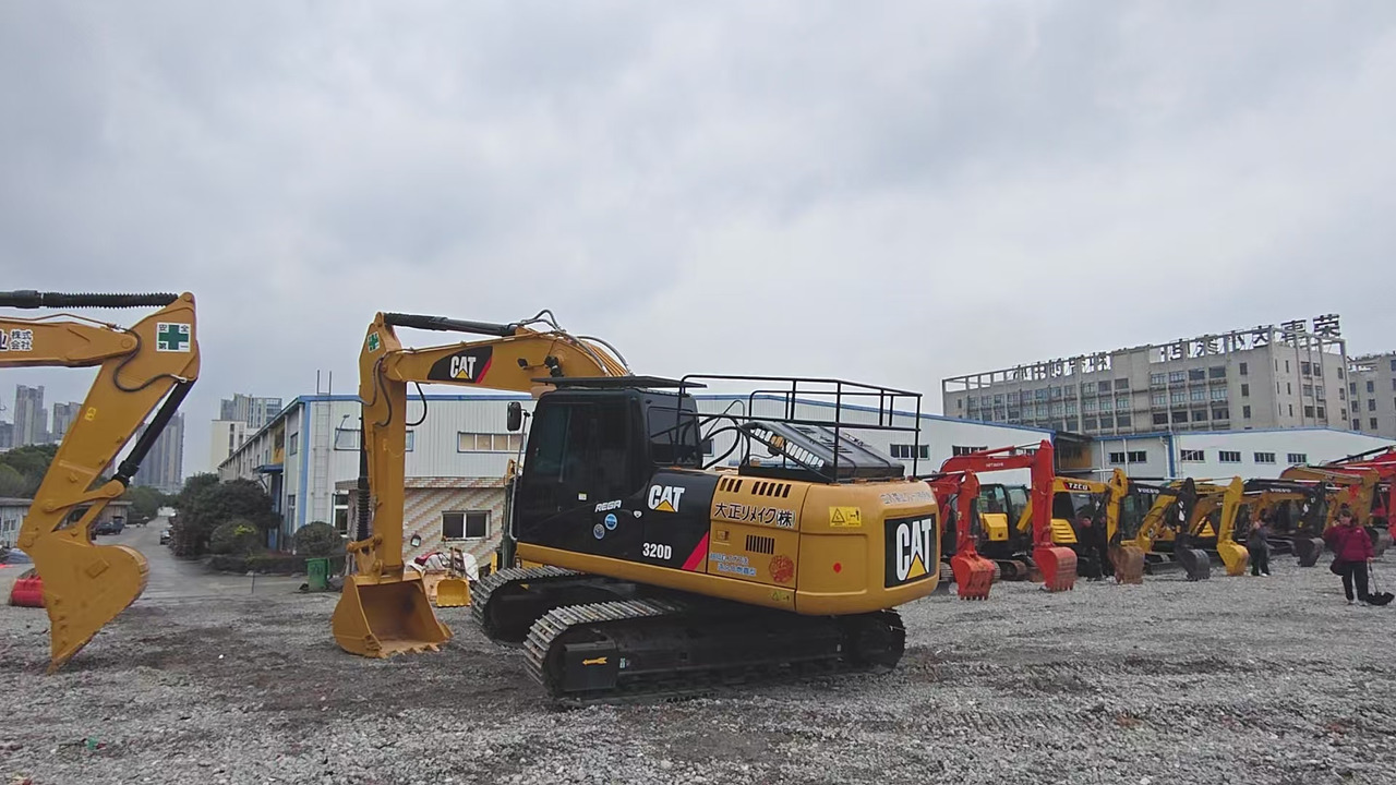 Caterpillar 320D - حفارات زحافة: صور 4 Caterpillar 320D - حفارات زحافة: صور 4