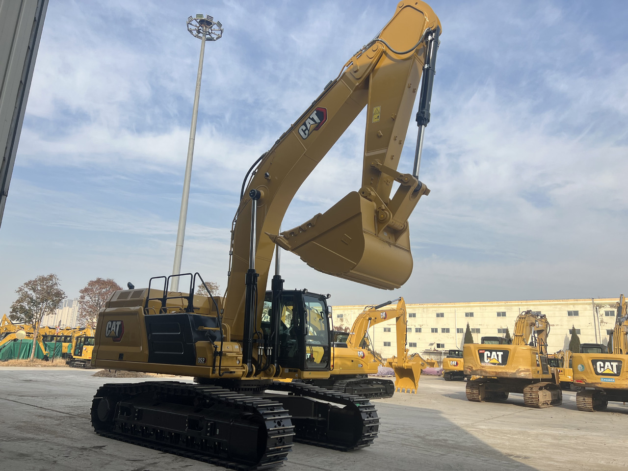Caterpillar 352 - حفارات زحافة: صور 4 Caterpillar 352 - حفارات زحافة: صور 4