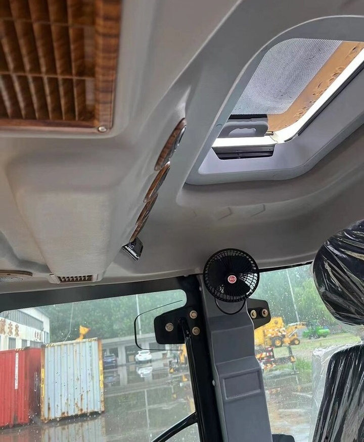 Caterpillar 420F - حفار متعدد الاستخدام: صور 5 Caterpillar 420F - حفار متعدد الاستخدام: صور 5