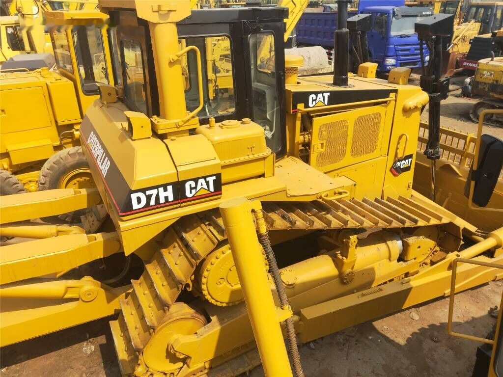 Caterpillar D 7 H - بلدوزر: صور 2 Caterpillar D 7 H - بلدوزر: صور 2