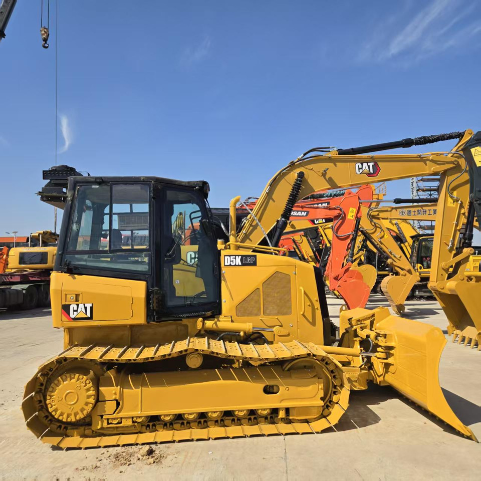 Caterpillar D5K - حفارات زحافة: صور 2 Caterpillar D5K - حفارات زحافة: صور 2