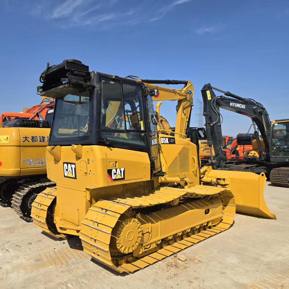 Caterpillar D5K - حفارات زحافة: صور 3 Caterpillar D5K - حفارات زحافة: صور 3