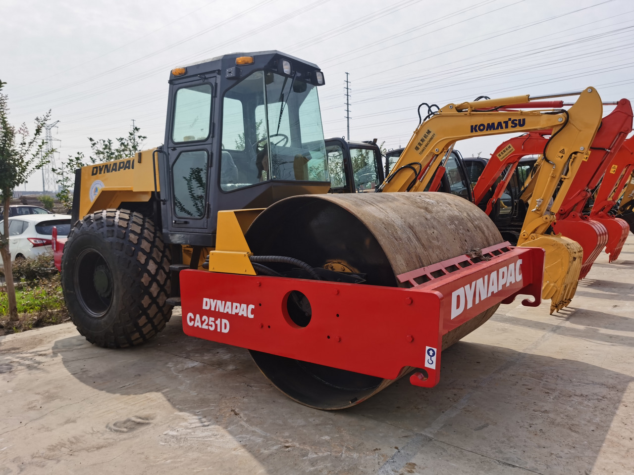 DYNAPAC CA251D - مدحلة الأسفلت: صور 4 DYNAPAC CA251D - مدحلة الأسفلت: صور 4