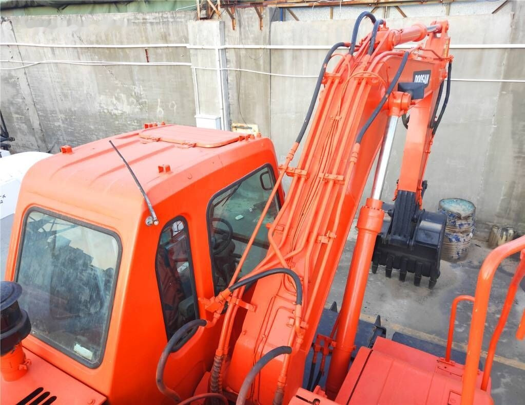 Doosan DH 150 W-7 - حفارة على عجلات: صور 4 Doosan DH 150 W-7 - حفارة على عجلات: صور 4