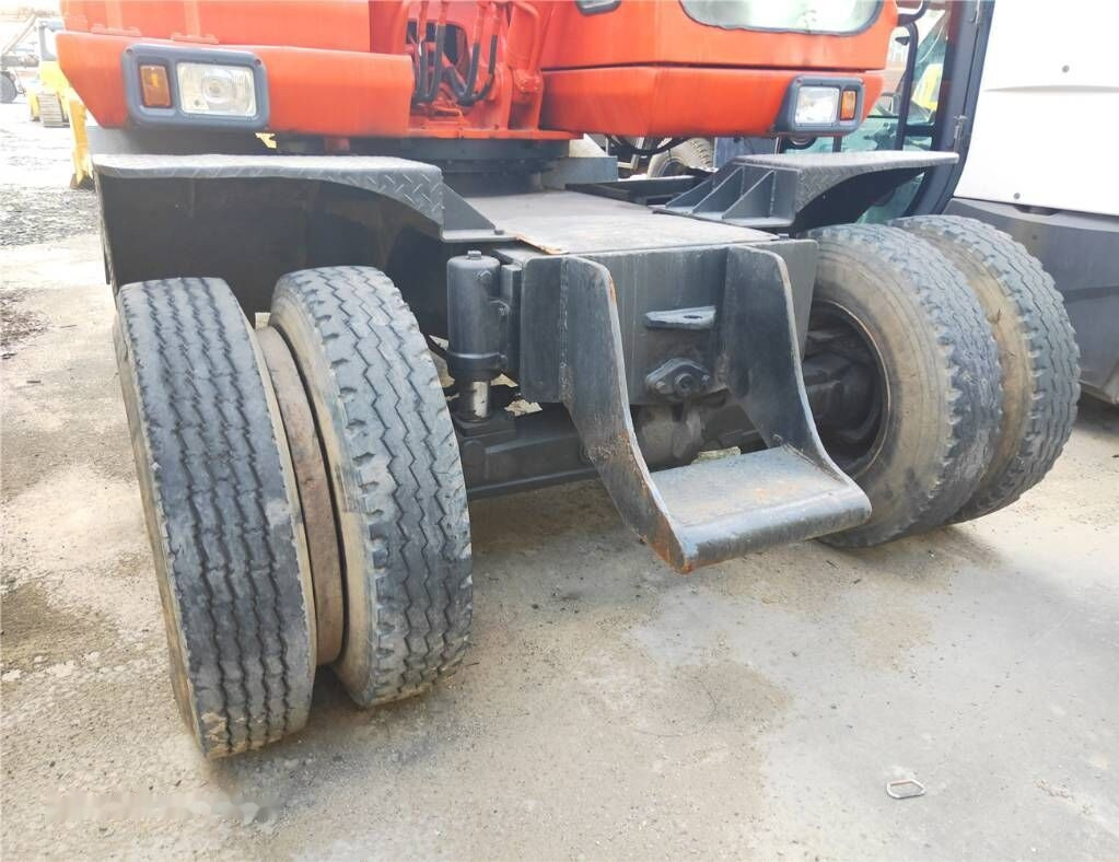 Doosan DH 150 W-7 - حفارة على عجلات: صور 3 Doosan DH 150 W-7 - حفارة على عجلات: صور 3