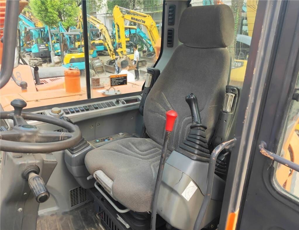 Doosan DX60 W - حفارة على عجلات: صور 4 Doosan DX60 W - حفارة على عجلات: صور 4