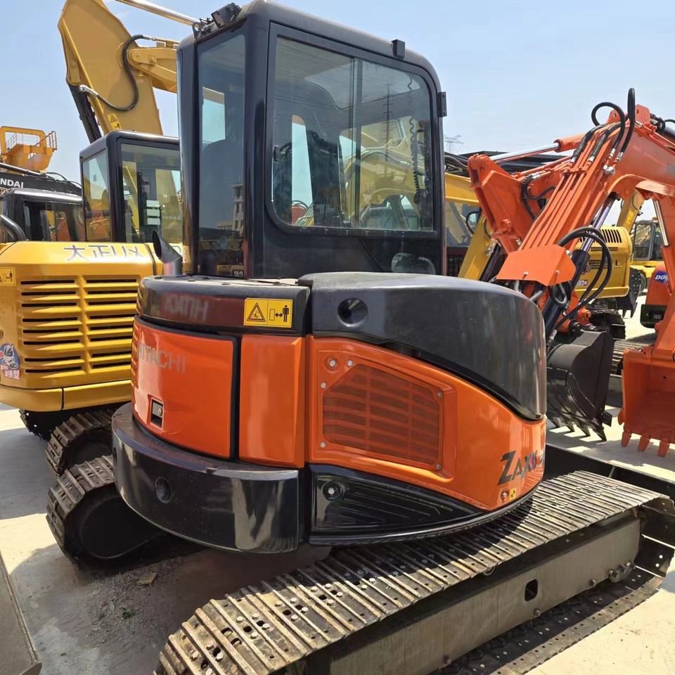 HITACHI ZX50U - حفارة مصغرة: صور 2 HITACHI ZX50U - حفارة مصغرة: صور 2