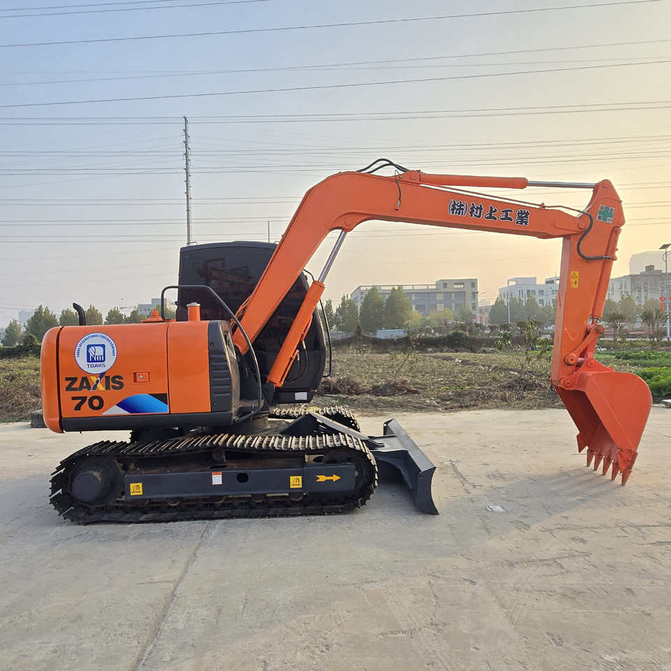 HITACHI ZX70 - حفارة مصغرة: صور 1 HITACHI ZX70 - حفارة مصغرة: صور 1