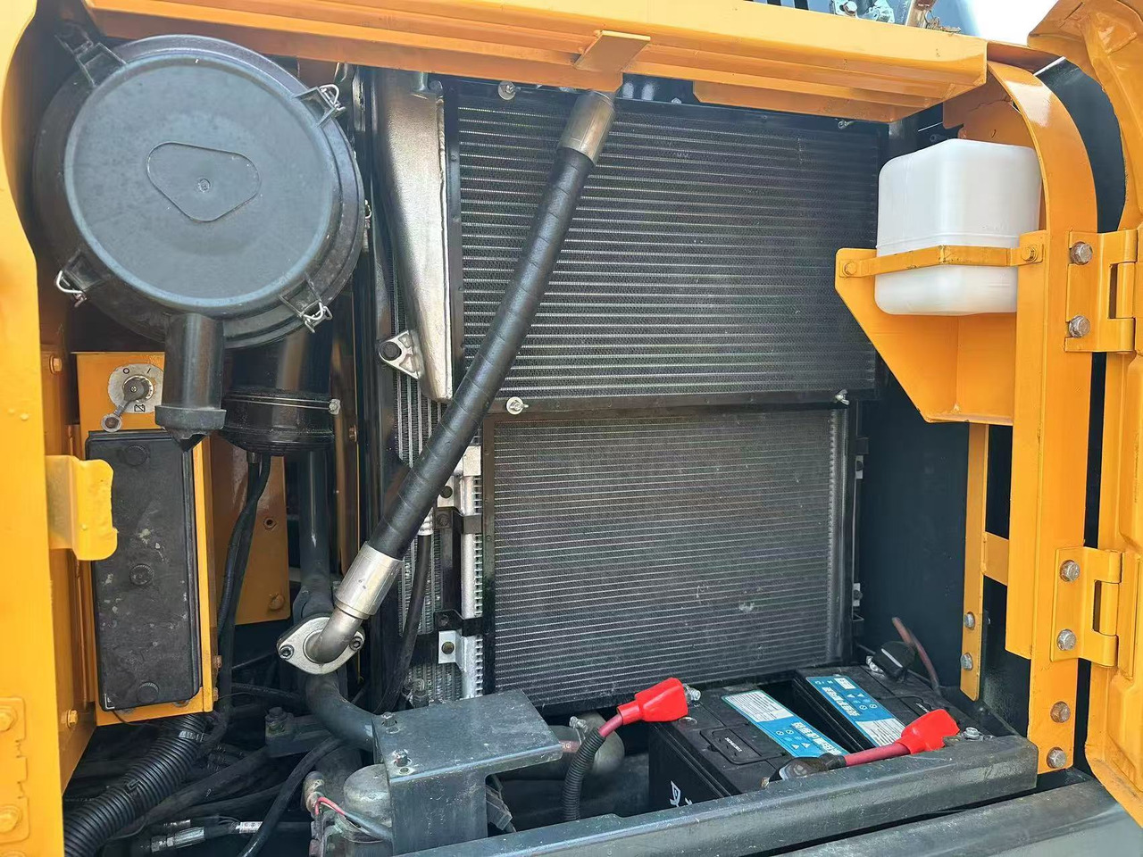 حفارة HYUNDAI R150LC-9S: صور 6 حفارة HYUNDAI R150LC-9S: صور 6