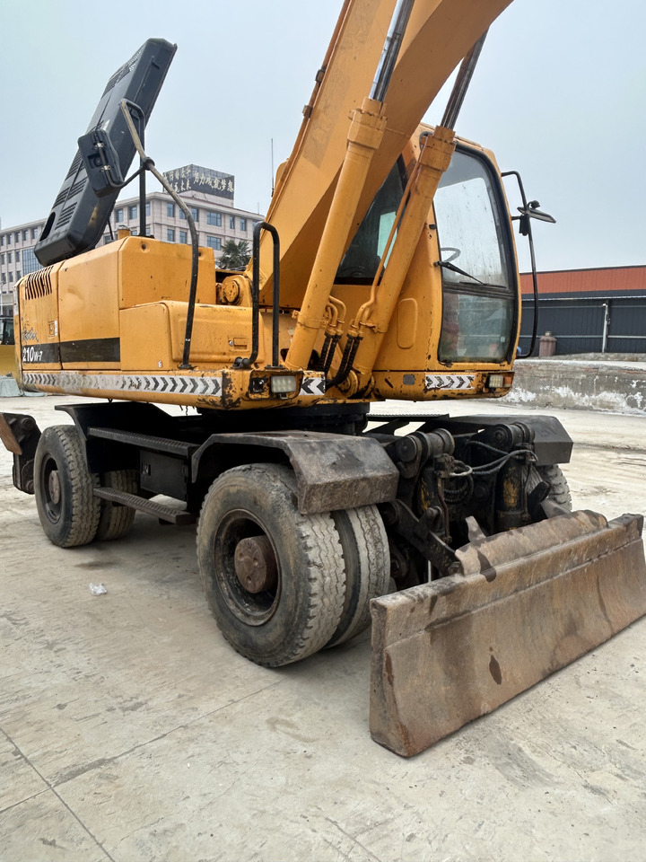 HYUNDAI R210W - حفارة: صور 4 HYUNDAI R210W - حفارة: صور 4