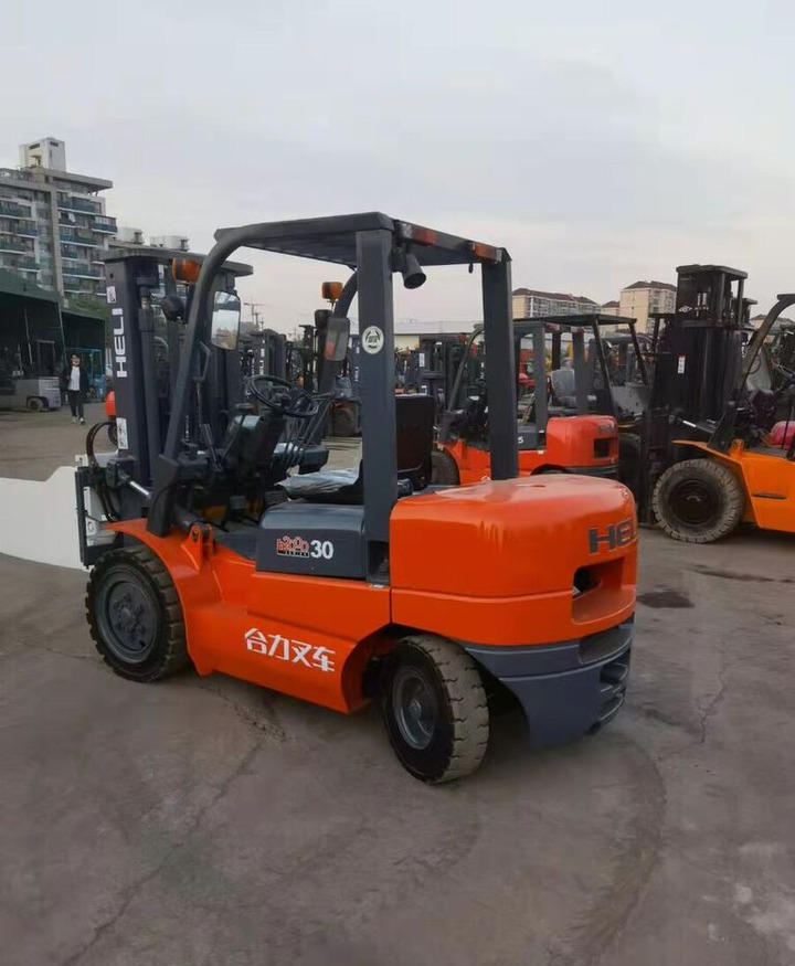 Heli H2000 3 Ton - رافعة شوكية ديزل: صور 3 Heli H2000 3 Ton - رافعة شوكية ديزل: صور 3