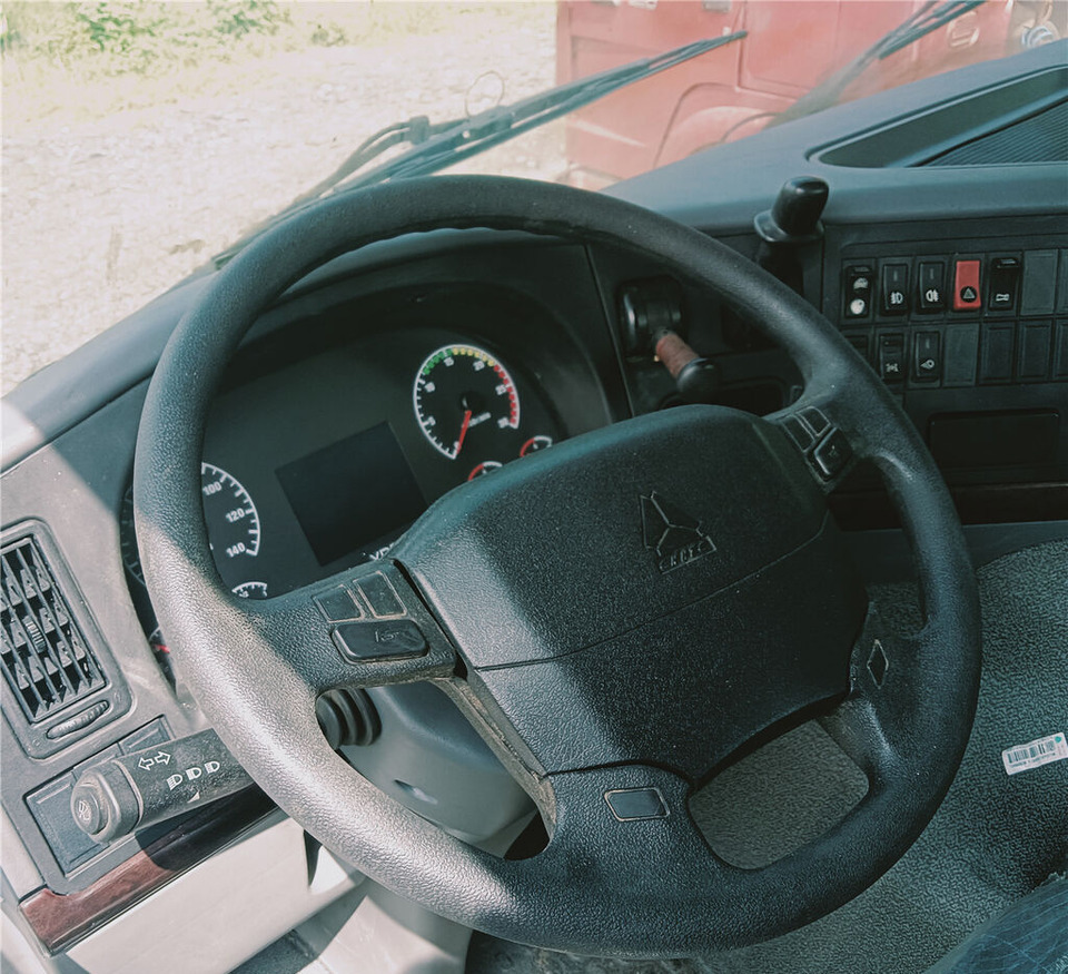 Howo 420hp 6x4 - شاحنة جرار: صور 5 Howo 420hp 6x4 - شاحنة جرار: صور 5