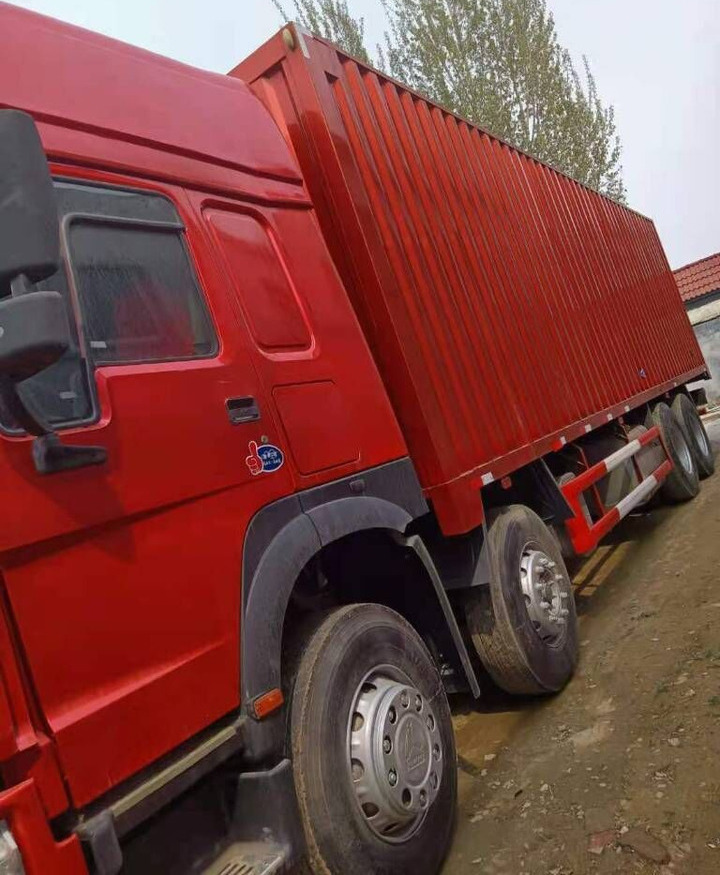 Howo 8X4 Box Truck Box Van - شاحنات الحاويات/ جسم علوي قابل للتغيير شاحنة: صور 2 Howo 8X4 Box Truck Box Van - شاحنات الحاويات/ جسم علوي قابل للتغيير شاحنة: صور 2