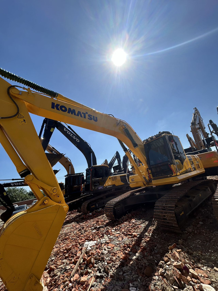 KOMATSU PC240-8 - حفارة: صور 3 KOMATSU PC240-8 - حفارة: صور 3