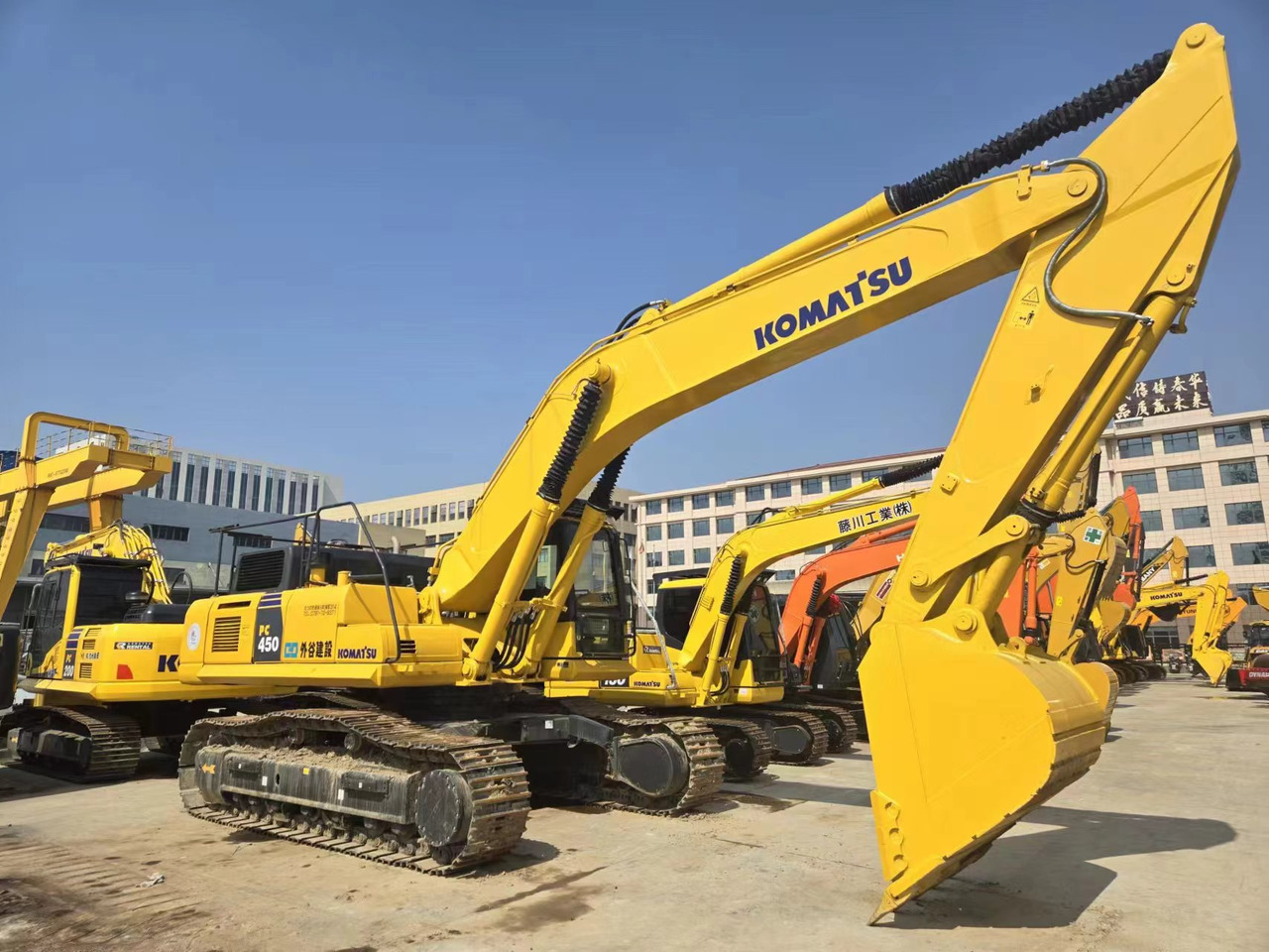 KOMATSU PC450-8 - حفارة: صور 1 KOMATSU PC450-8 - حفارة: صور 1